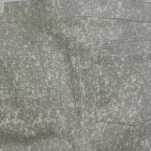 SPANX® SMALL ANKLE JEAN-ISH LEGGINGS WITH GRAY & CREAM MIX PATTERN - SIZE LARGE - Picture 8 of 16